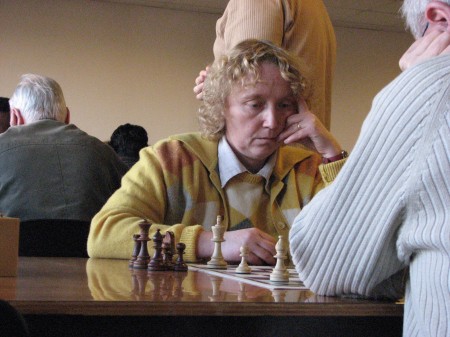 Ghislaine très concentrée