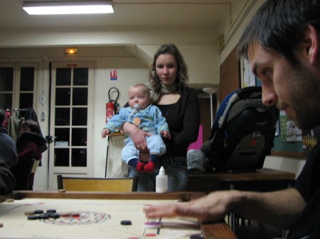 les jeunes aiment jouer